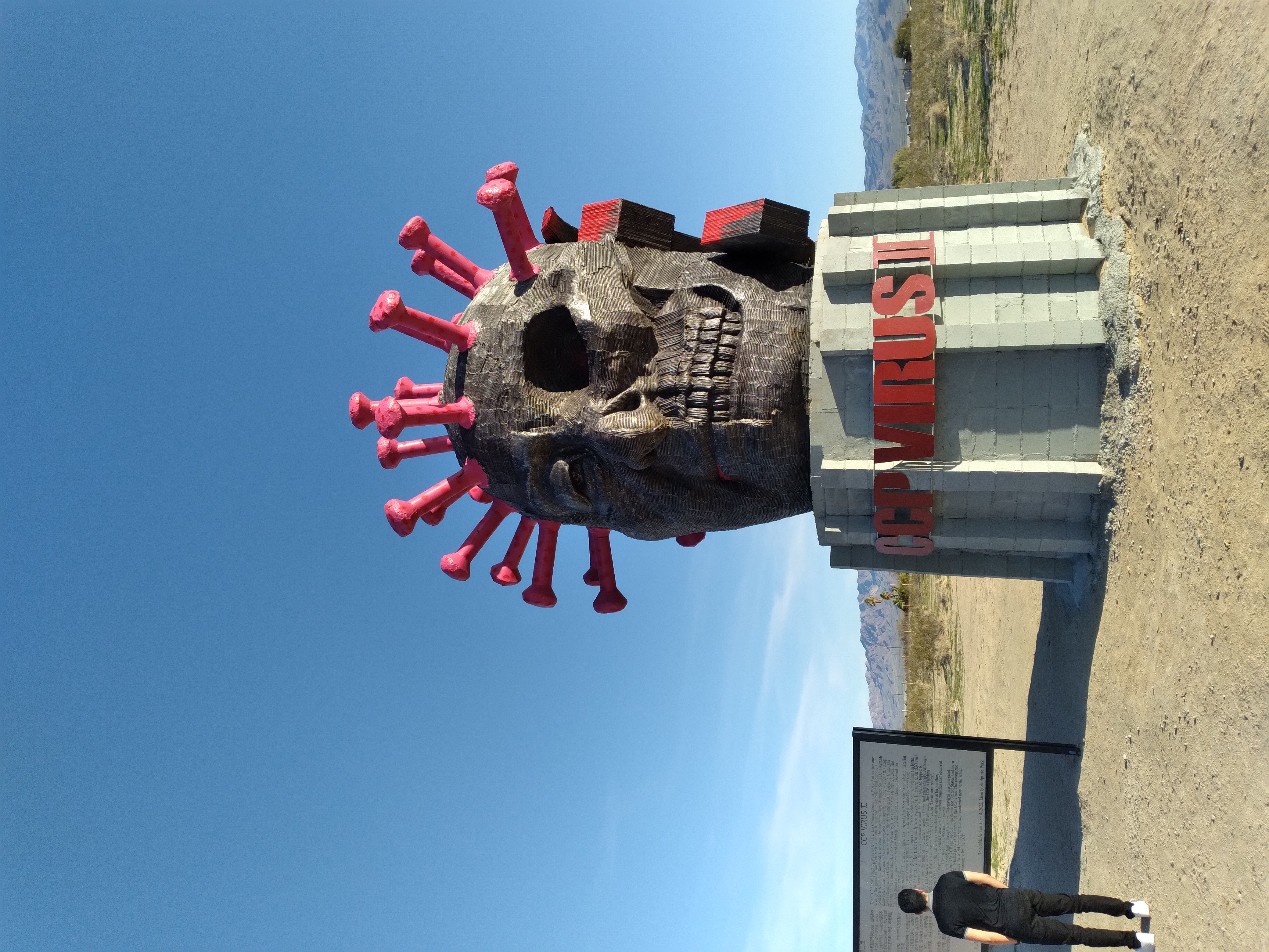 statue
